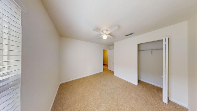 Building Photo - 4/2 Large Family Home In Adams Lake Available Soon!