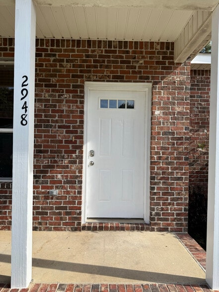 Building Photo - 2948 Magnolia Ct