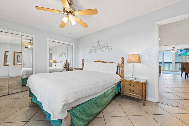 Building Photo - 833 Santa Rosa Blvd