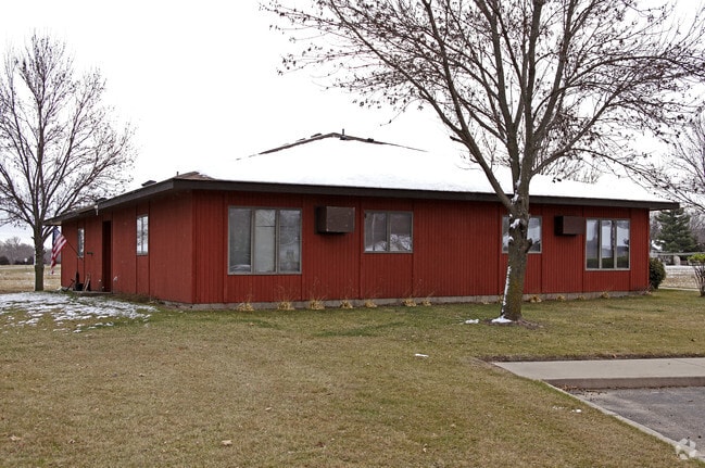 Primary Photo - Golden View Apartments