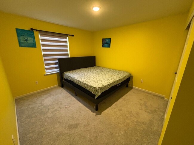 Building Photo - 708 Alban Aly