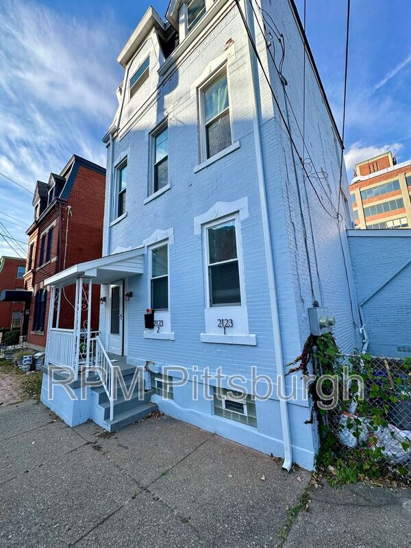 Building Photo - 2123 Sidney St