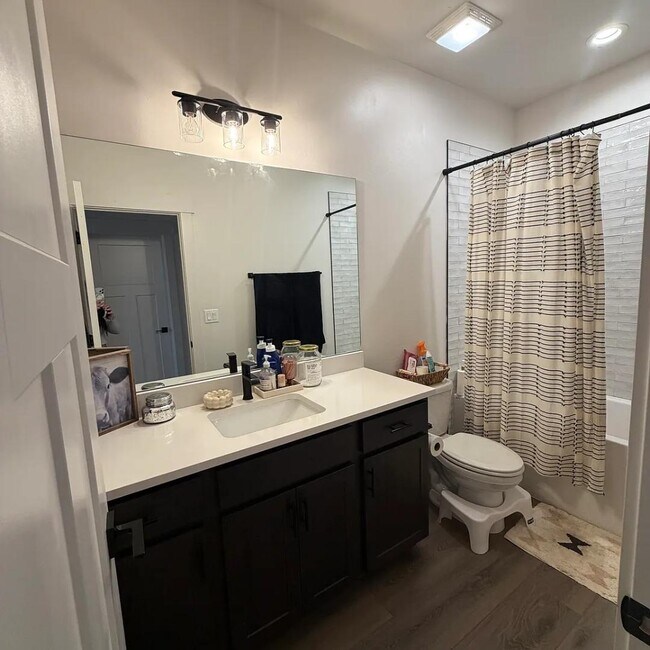 Building Photo - 1511 Belle Starr Dr