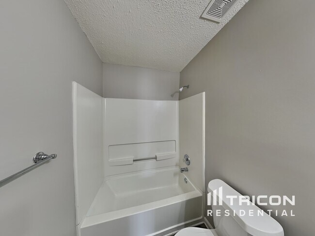 Building Photo - 218 Bo Simpson Pkwy