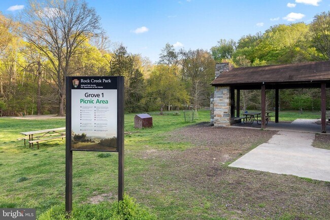 Building Photo - 1616 Kilbourne Pl NW