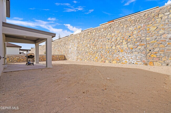 Building Photo - 7437 Schweitz Ct