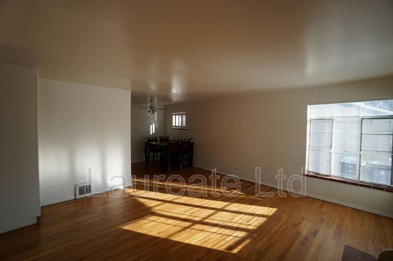 Building Photo - 1818 S Dahlia St