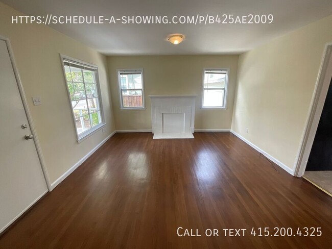 Building Photo - 962 Hall St
