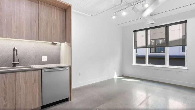 Building Photo - 267 Main St