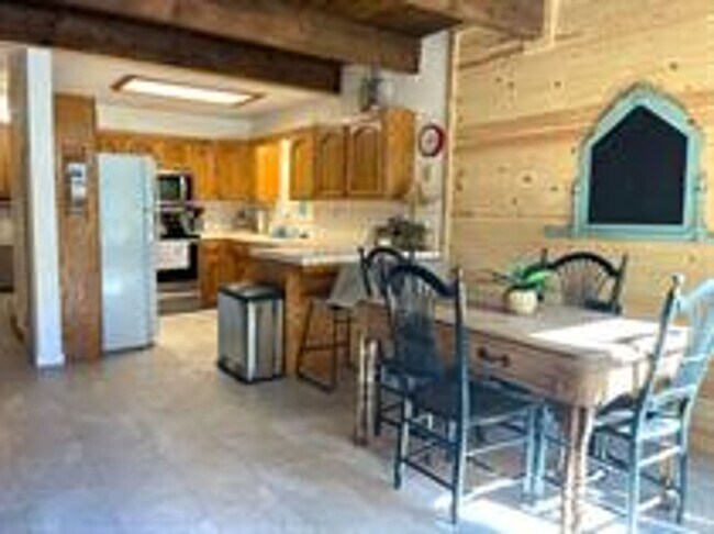 Building Photo - 3BR/2BA Mountain Home – 3–6 Month Lease in Long Barn, CA