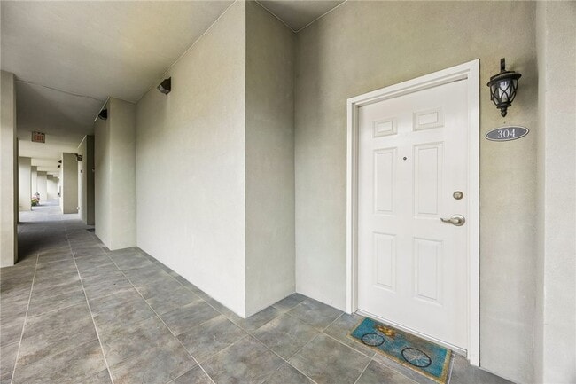 Building Photo - 150 Salt Air Dr