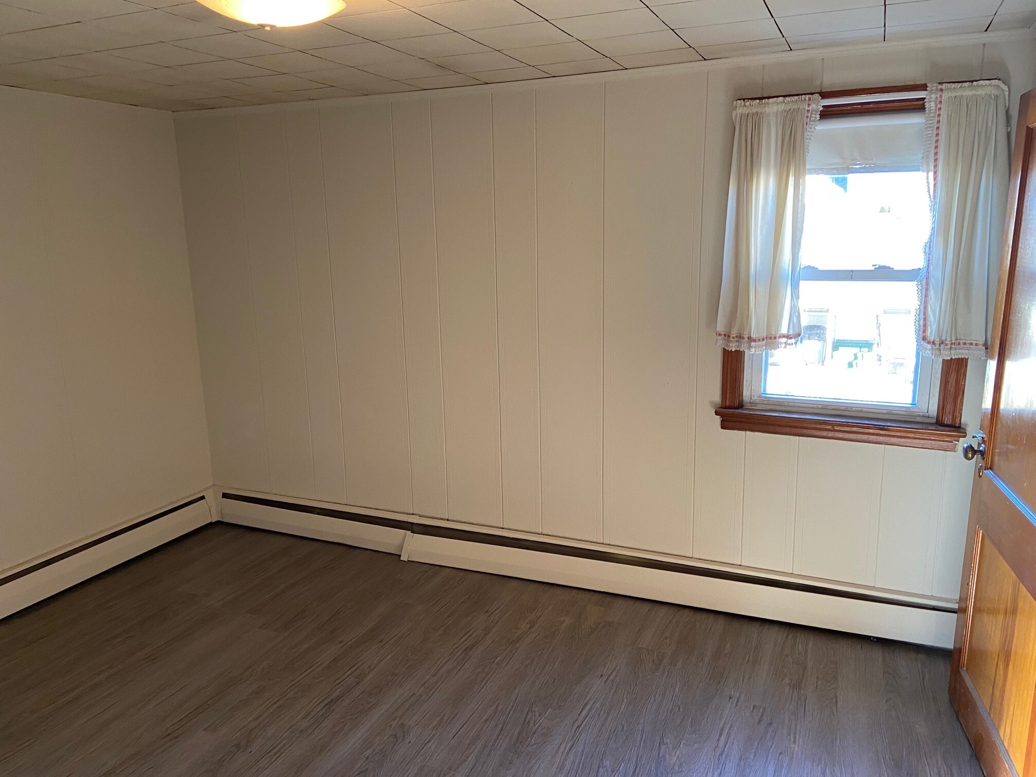 Bed 1 w/ two closets - 50 N 7th St
