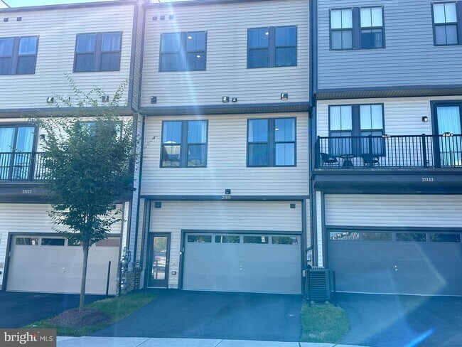 Building Photo - 23115 Cottonwillow Sq