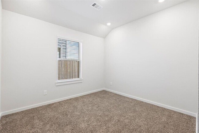 Building Photo - Elsinore Drive, Arcola, TX 77583 - 4 BR 3 BA single-family home