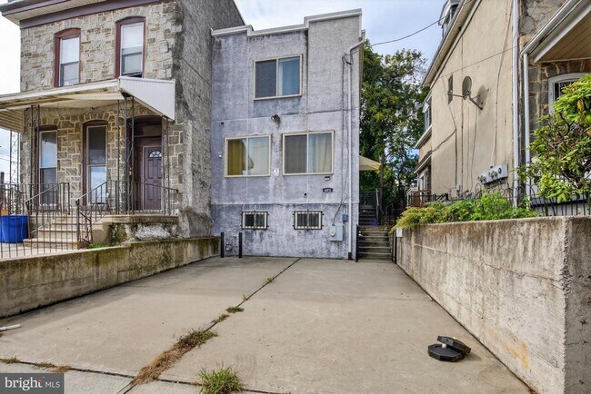 Building Photo - 602 N 43rd St