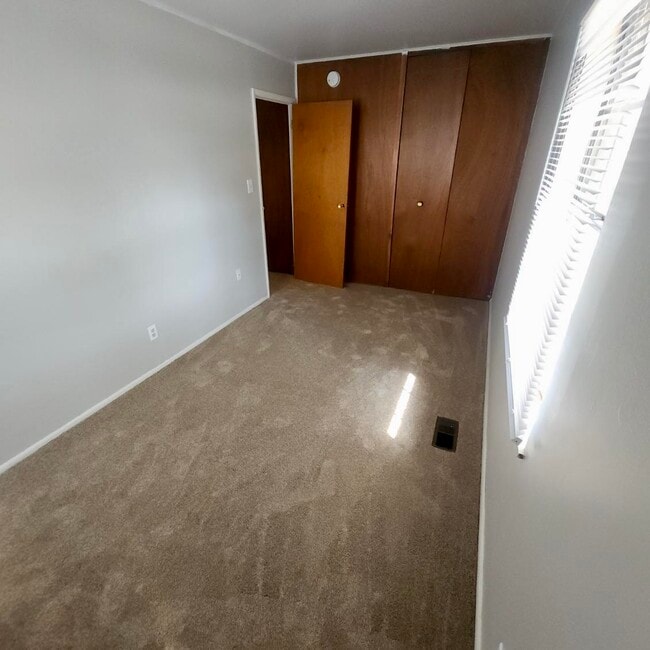 Building Photo - 2702 W Daniel St