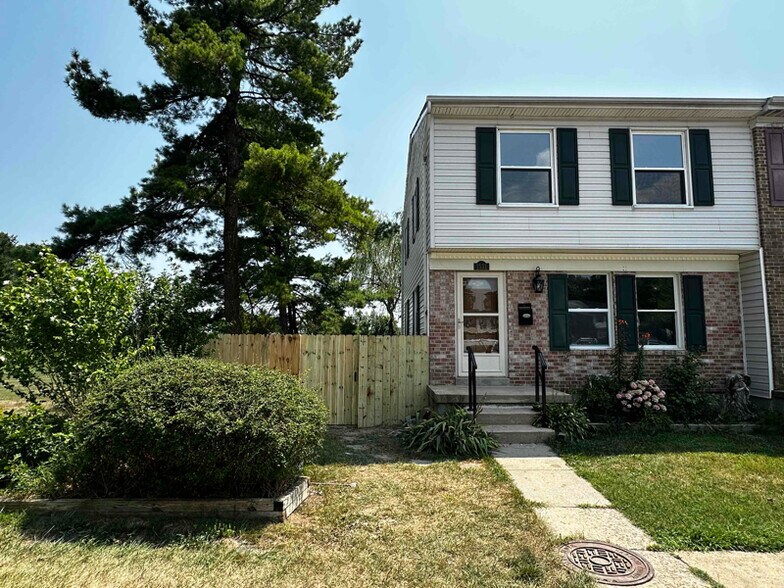 Building Photo - 1531 Harford Square Dr