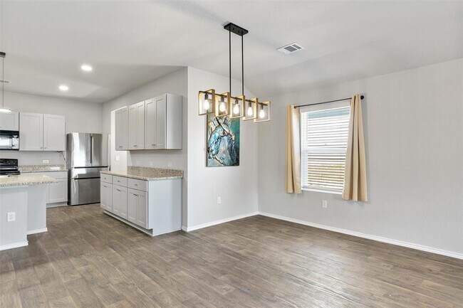 Building Photo - 6021 Roderick Dr