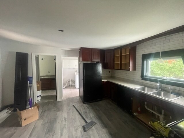 Building Photo - 353 Laurel St