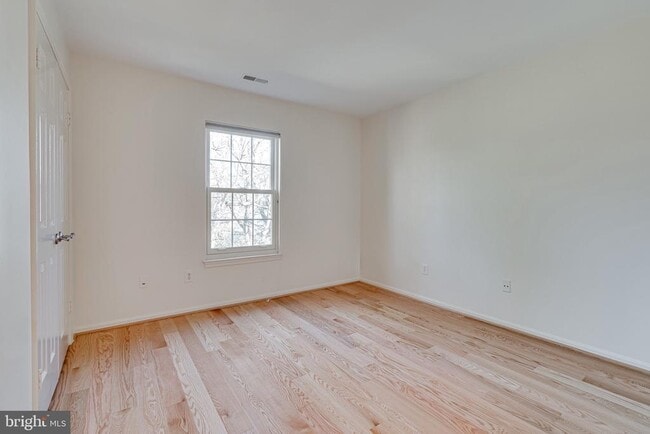 Building Photo - 1423 McLean Mews Ct