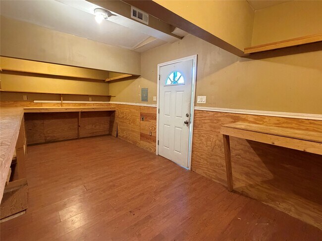 Building Photo - 13323 Wells River Dr