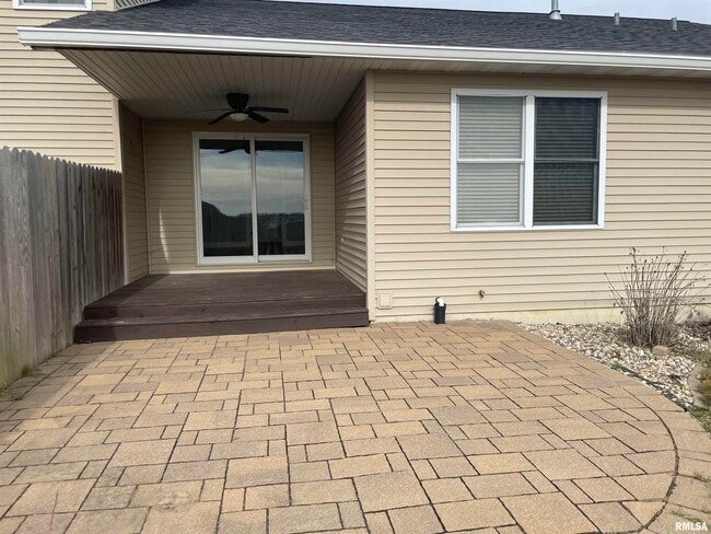 Building Photo - 700 Garvey Ln