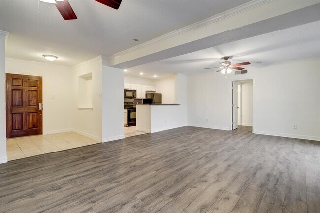 Building Photo - 4515 Briar Hollow Pl