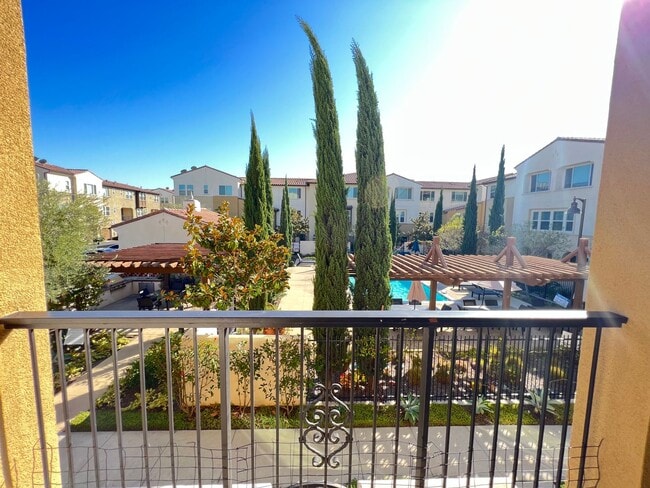Building Photo - Wonderful 3 Bedroom 3 Bathroom Anaheim Condo in Gated Community