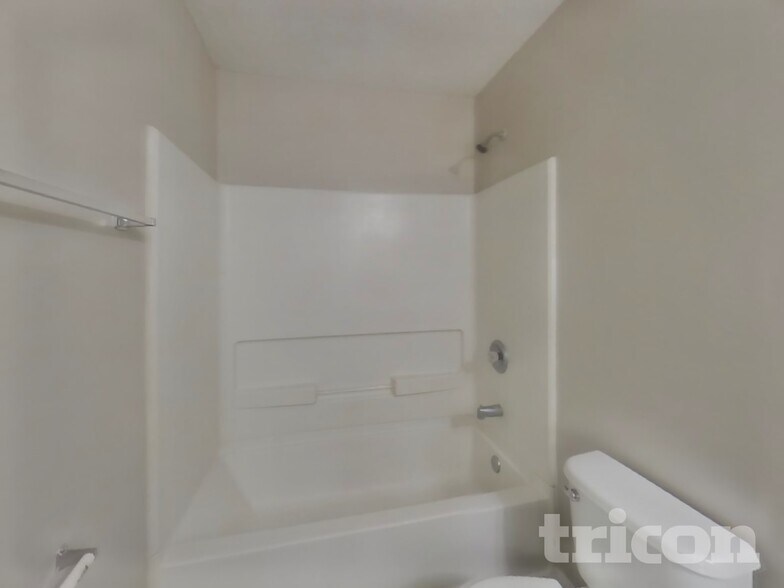 Building Photo - 12034 Alexandra Dr