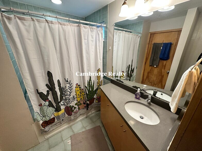 Building Photo - 135 Columbia St