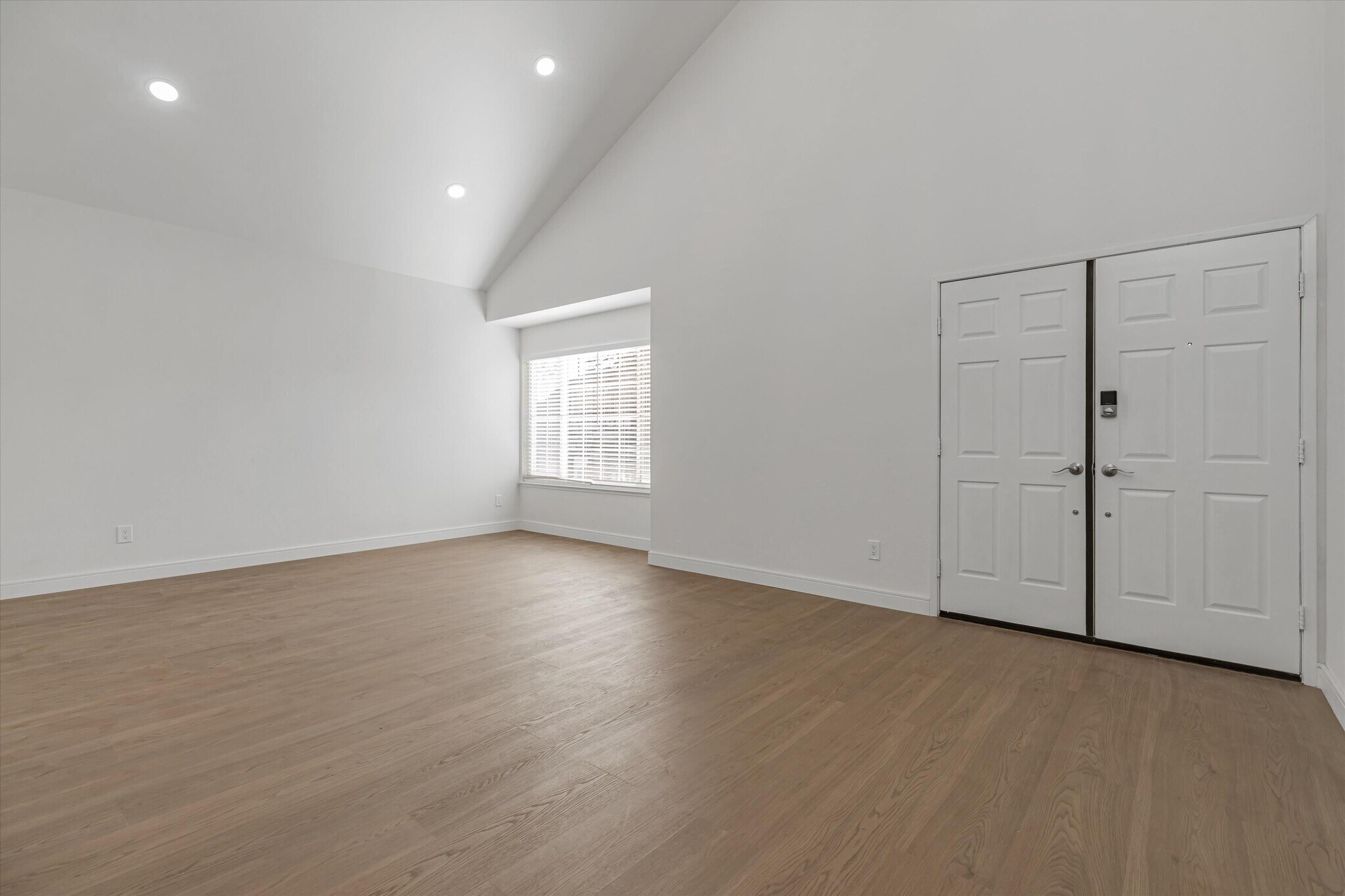 Building Photo - 812 Foxridge Way
