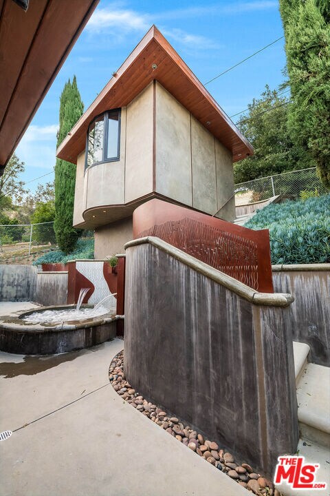 Building Photo - 22277 Buenaventura St