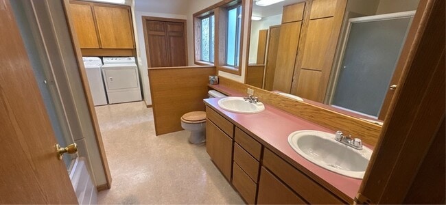 Building Photo - 795 E College St