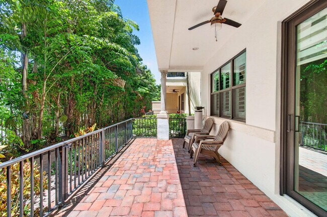 Building Photo - 622 Windward Cir S