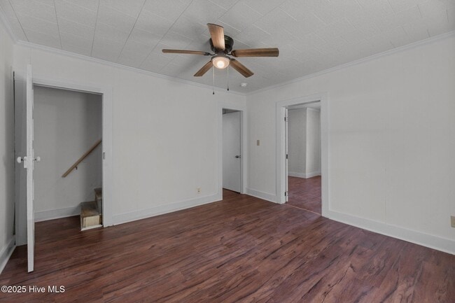 Building Photo - 209 Ellington St