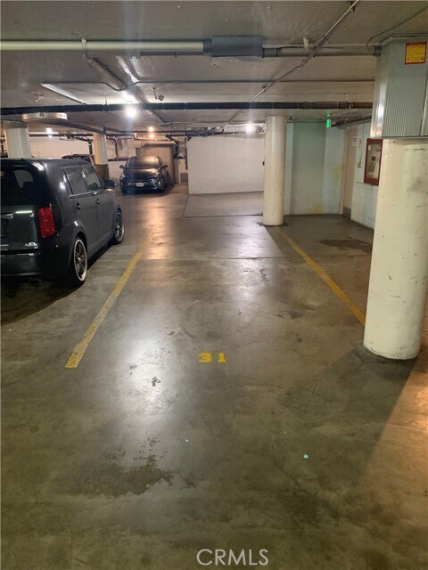 Building Photo - 528 Cedar Ave