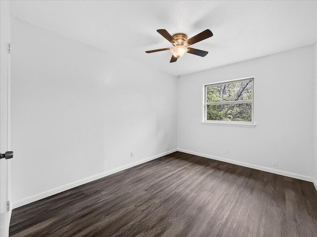 Building Photo - 2521 Putnam St