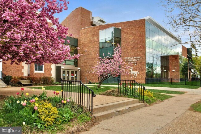 Building Photo - 4290 Massachusetts Ave NW