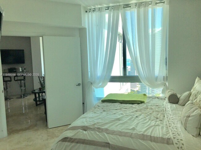 Building Photo - 350 S Miami Ave