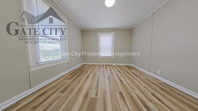 Building Photo - 901 Old Thomasville Rd