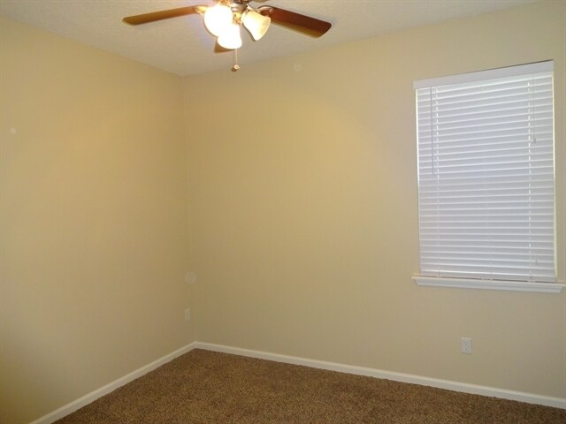 Building Photo - 500 Glendale Ln
