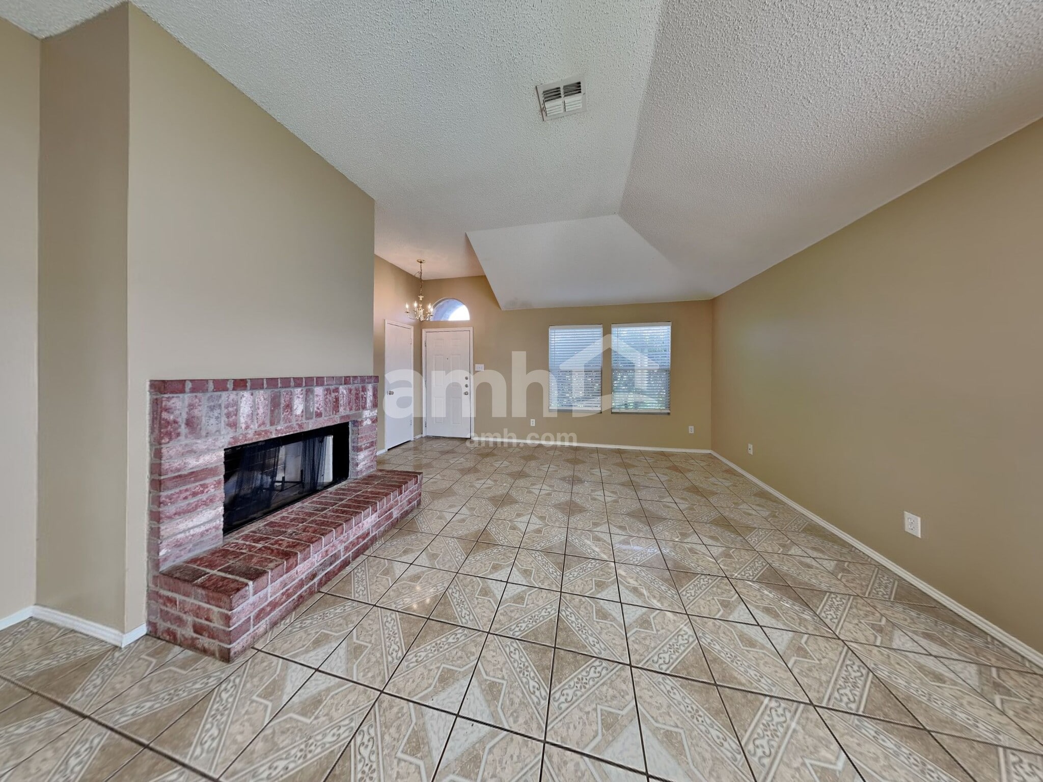Building Photo - 702 Castlewick Ct