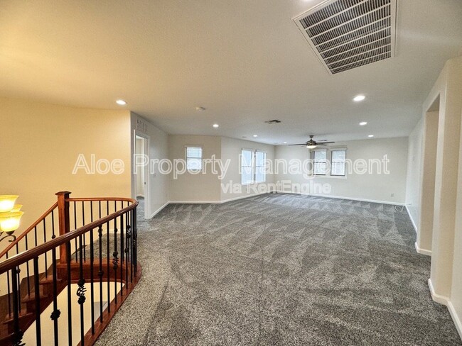 Building Photo - 14141 N 136th Ln