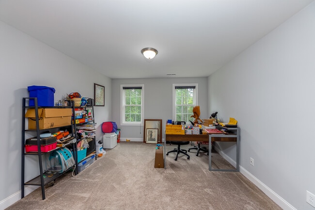 Building Photo - 105 Nice Dr