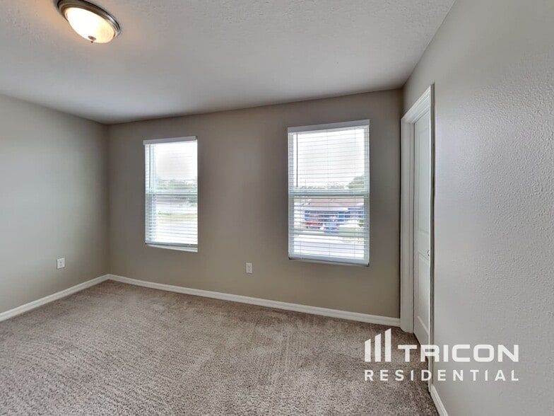 Building Photo - 11391 Pickford St