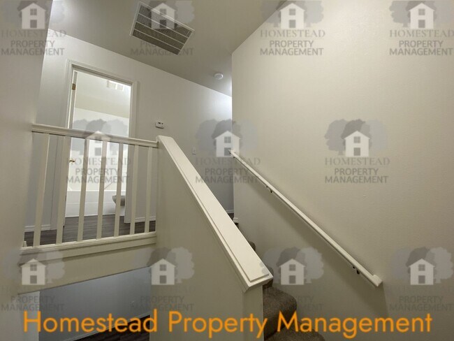 Building Photo - 599