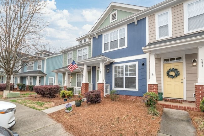 Building Photo - (Coming Soon) Newly Renovated Townhome Oas...
