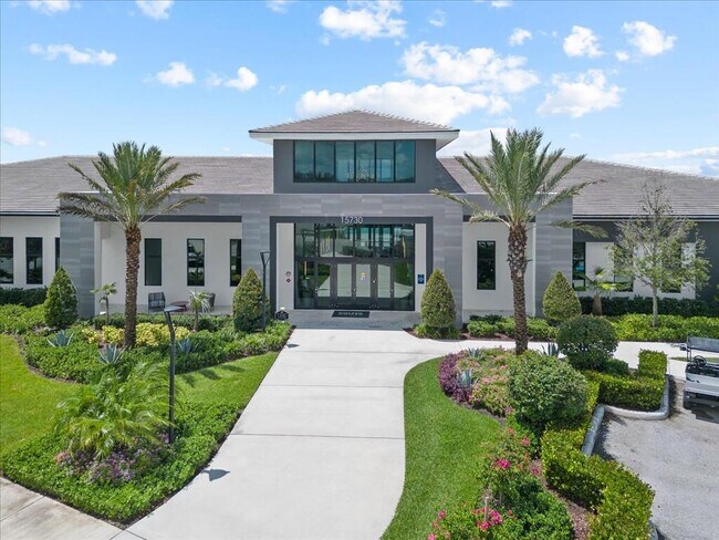 Building Photo - 5577 St Armands Way