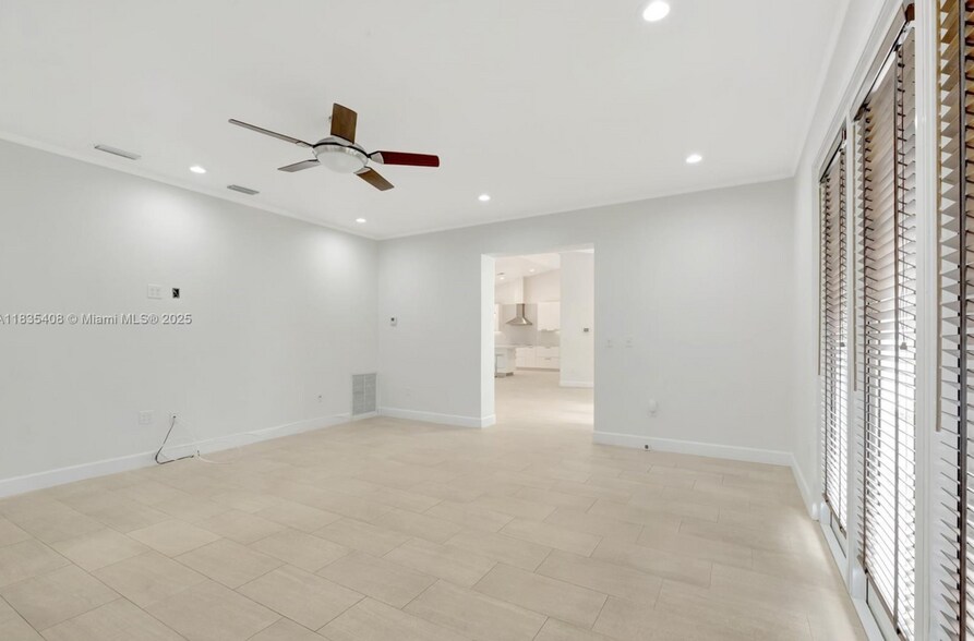 Building Photo - 5765 SW 84th St