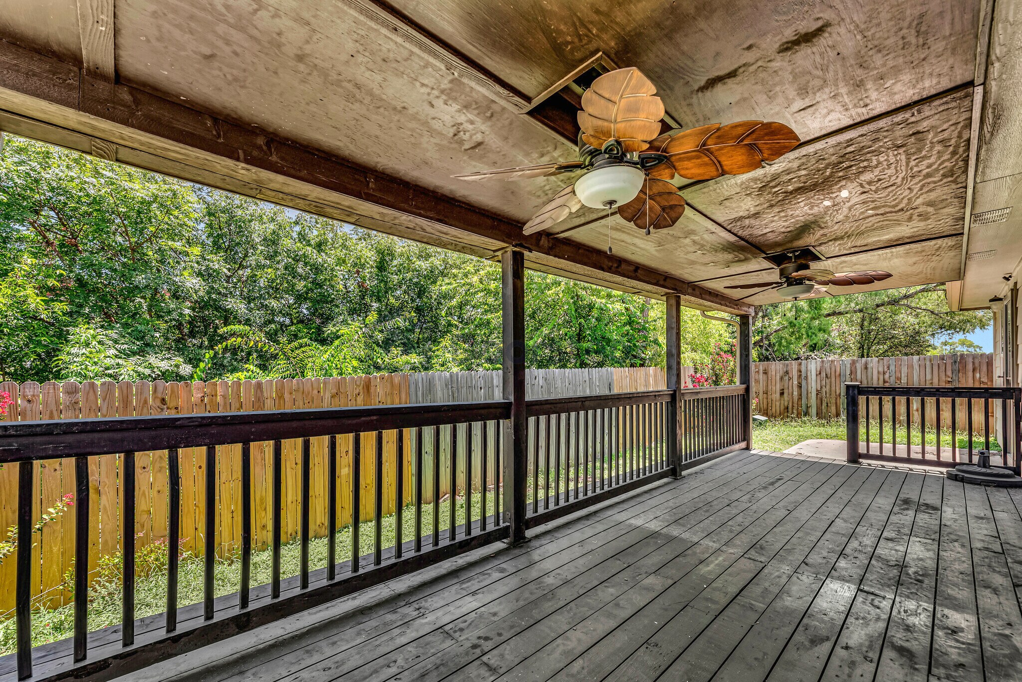 Building Photo - 12744 Northern Pine Dr